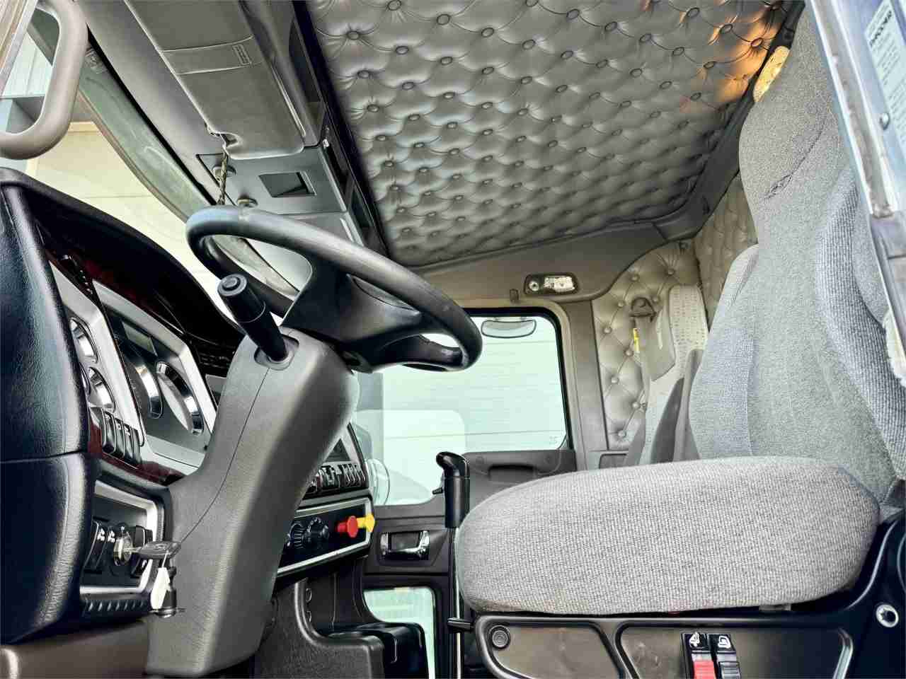 Used 2018 KENWORTH Conventional - Day Cab W900