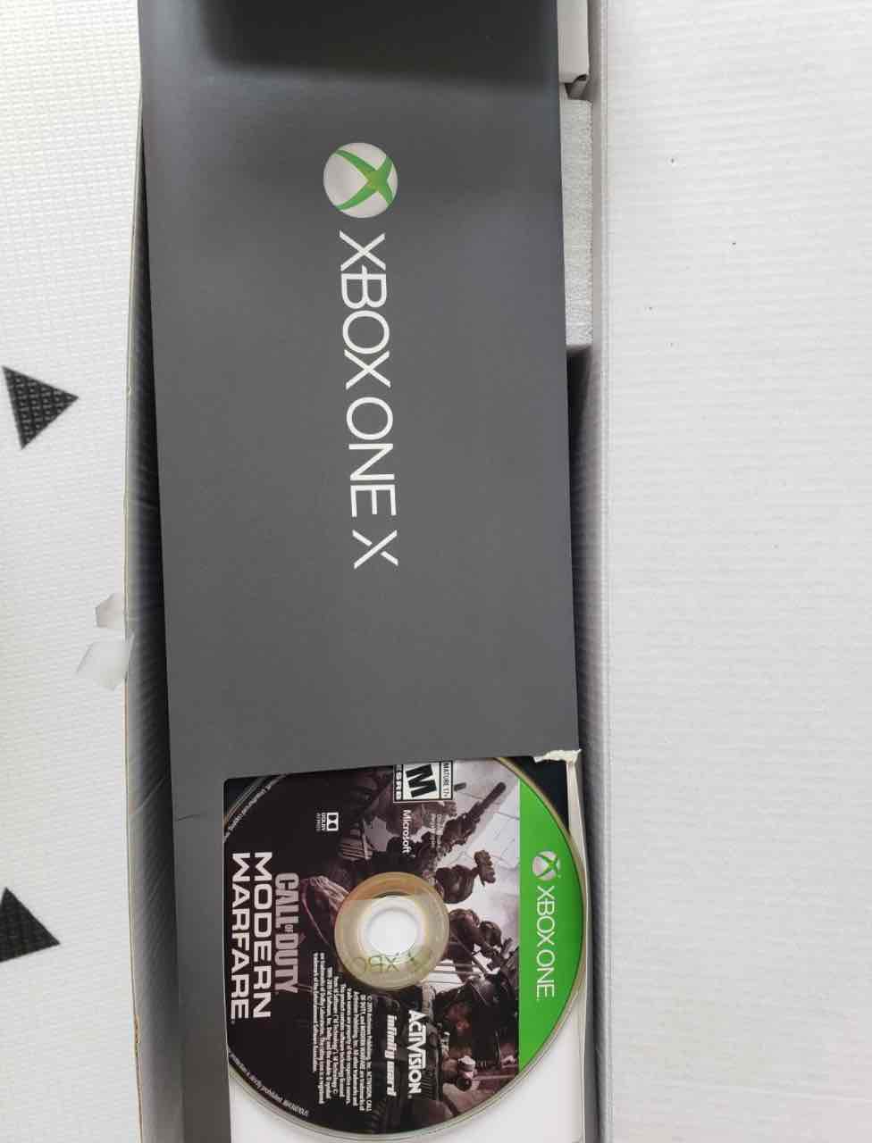 Xbox One X 1TB Bundle – Total 2 Controllers + Dual Charging station + COD MW