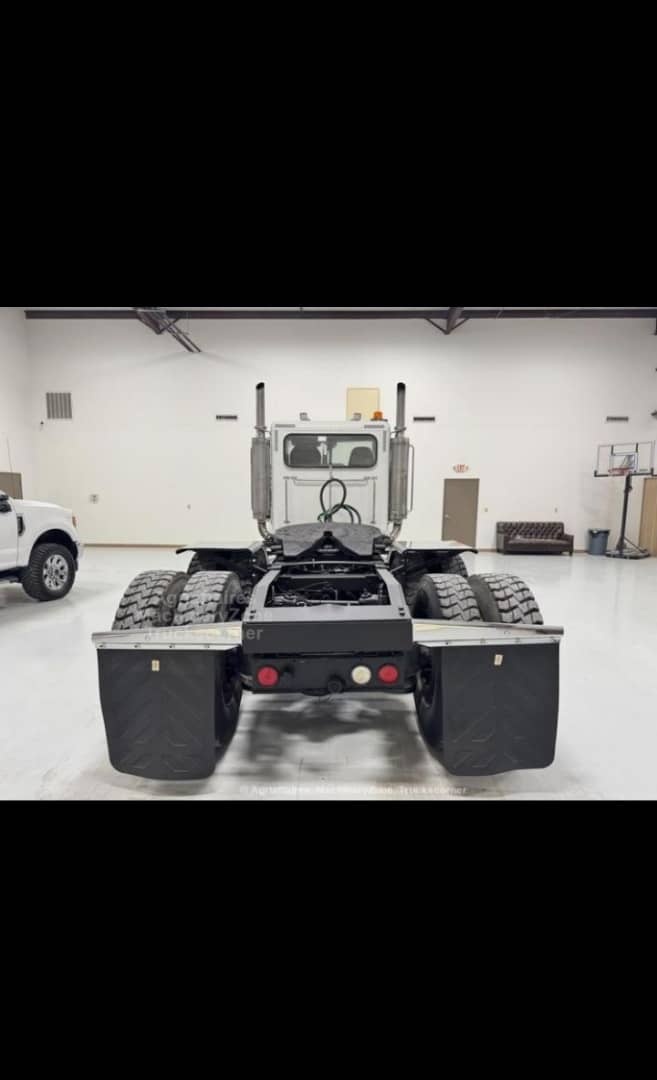 Peterbilt 379
