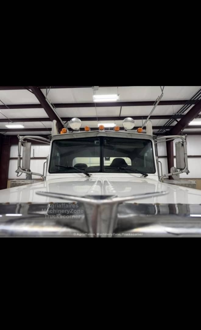 Peterbilt 379
