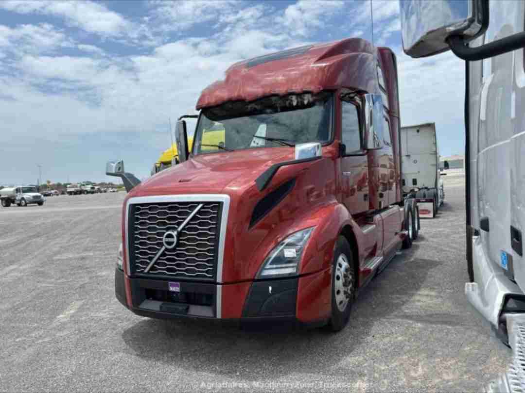 2025 Volvo XC60 B5 Core 205,505 mi