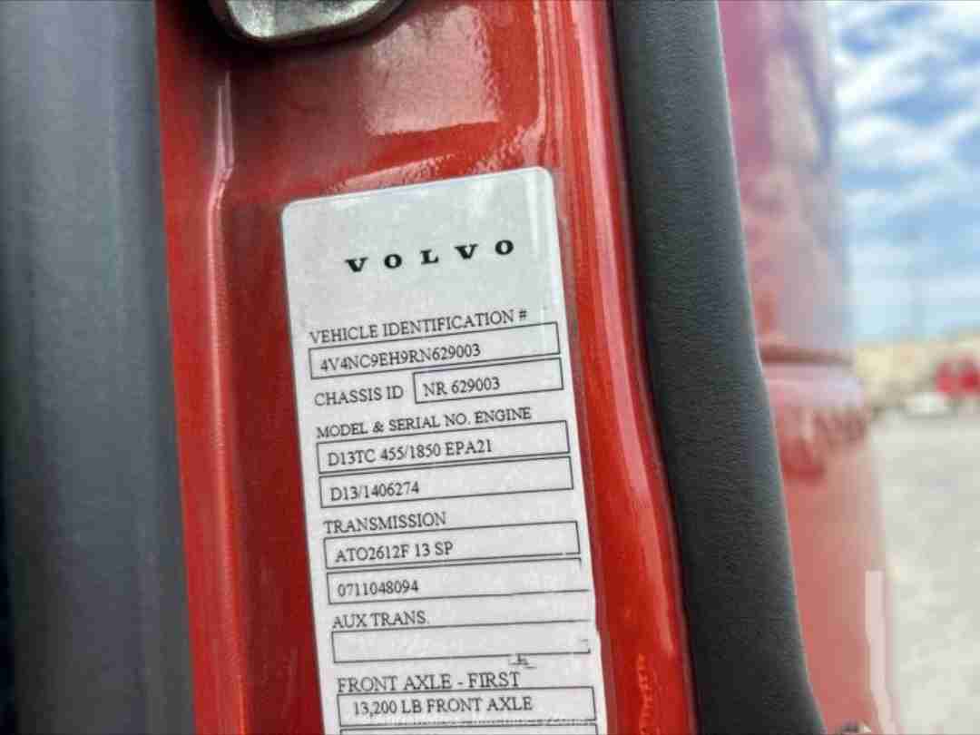 2025 Volvo XC60 B5 Core 205,505 mi