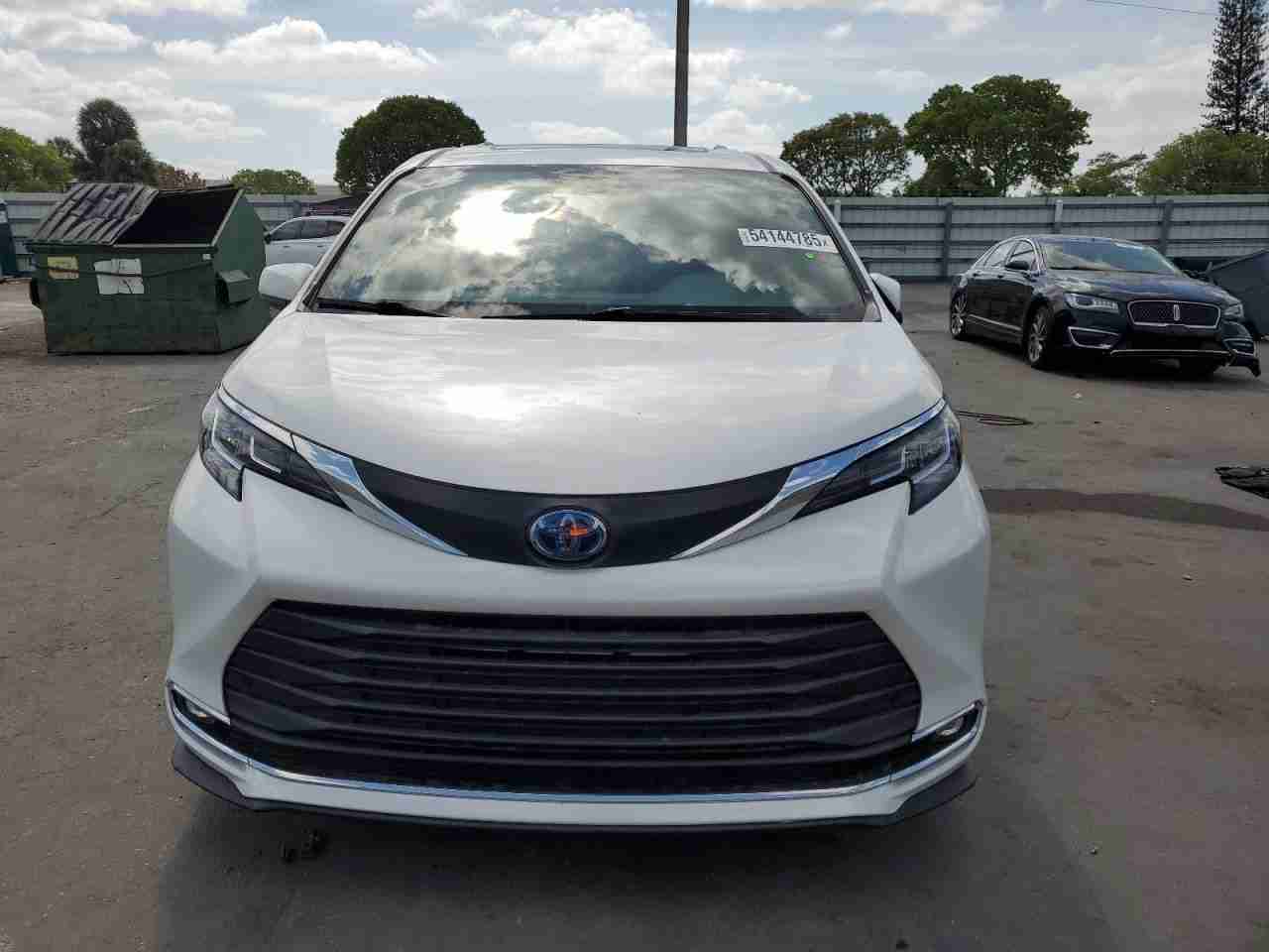 2021 Toyota Highlander Hybrid Platinum 31.35 mi