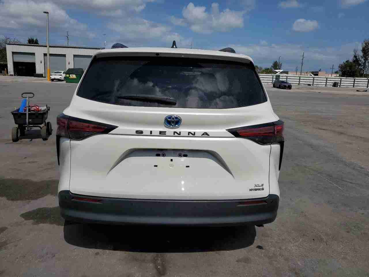 2021 Toyota Highlander Hybrid Platinum 31.35 mi