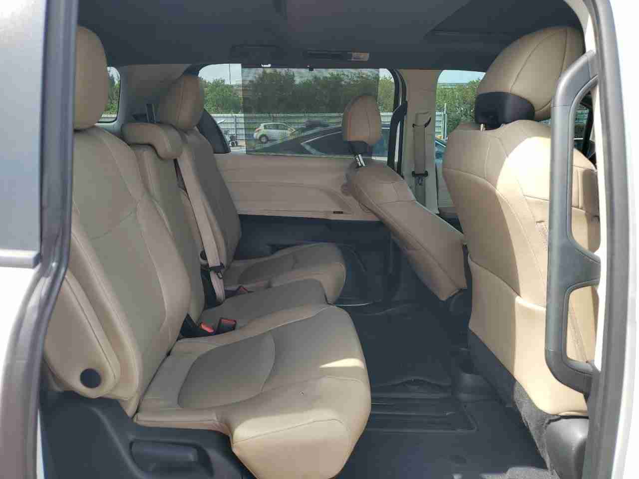 2021 Toyota Highlander Hybrid Platinum 31.35 mi
