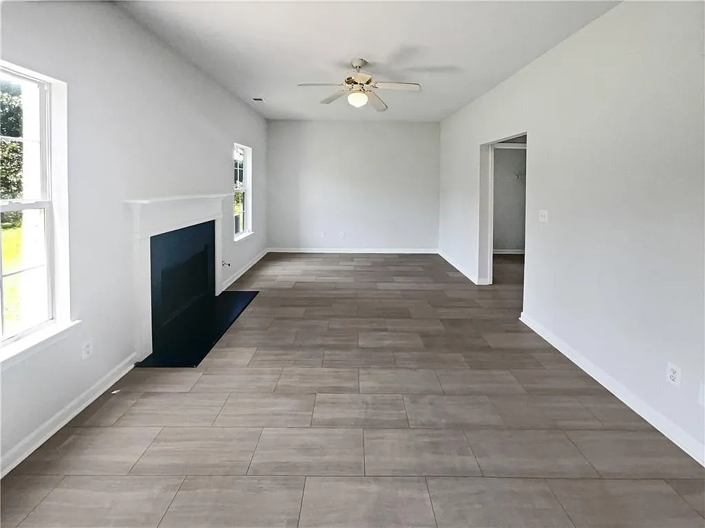 3beds 3baths available for rent