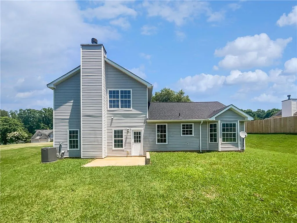 3beds 3baths available for rent