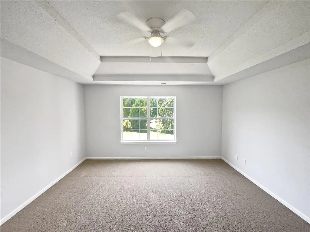3beds 3baths available for rent