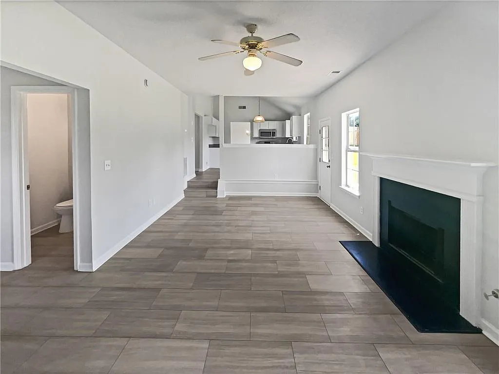 3beds 3baths available for rent