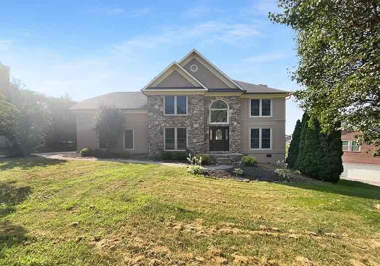 4bedroom 3baths available for rent