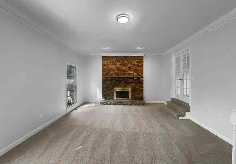 4bedroom 3baths available for rent