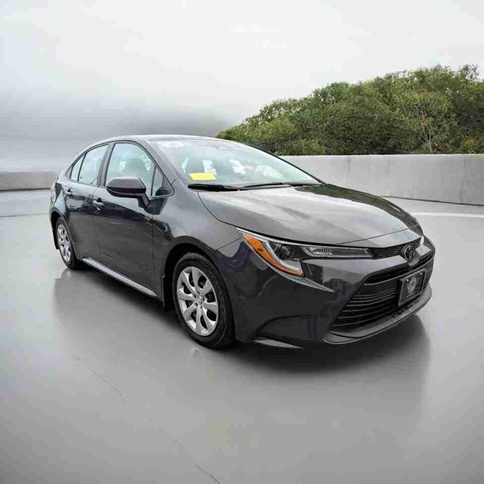 2023 Toyota Corolla LE 31,126 mi