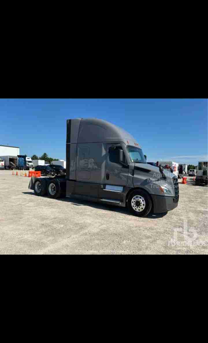 Freightliner CASCADIA 126