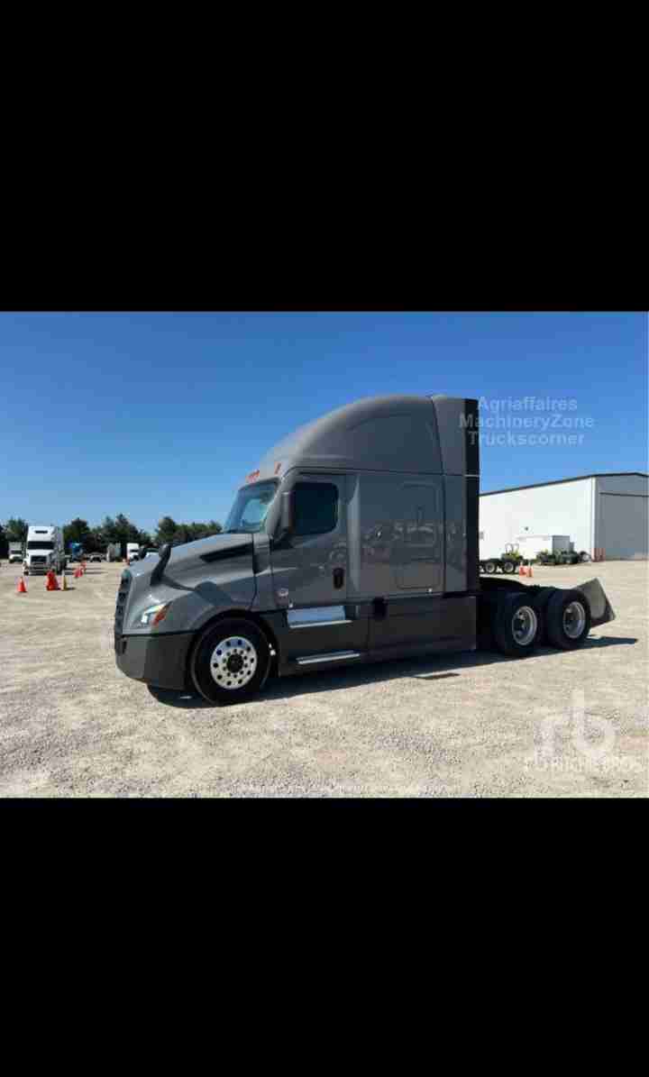Freightliner CASCADIA 126