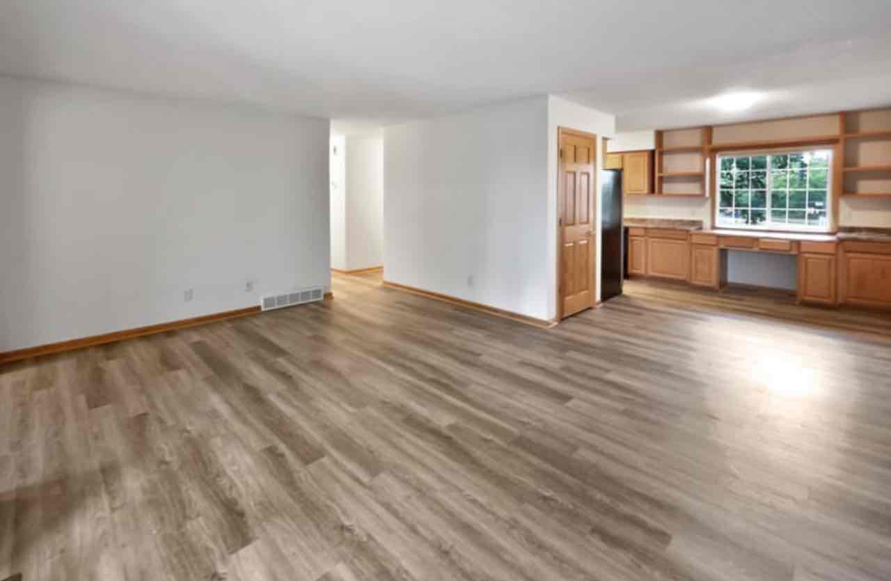 3-beds 2-baths House for Rent