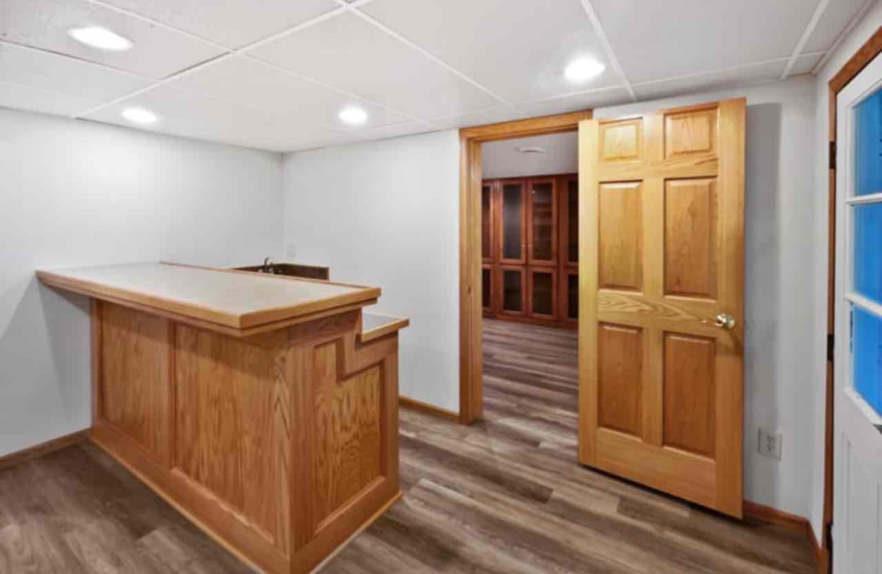 3-beds 2-baths Family Residence for rent