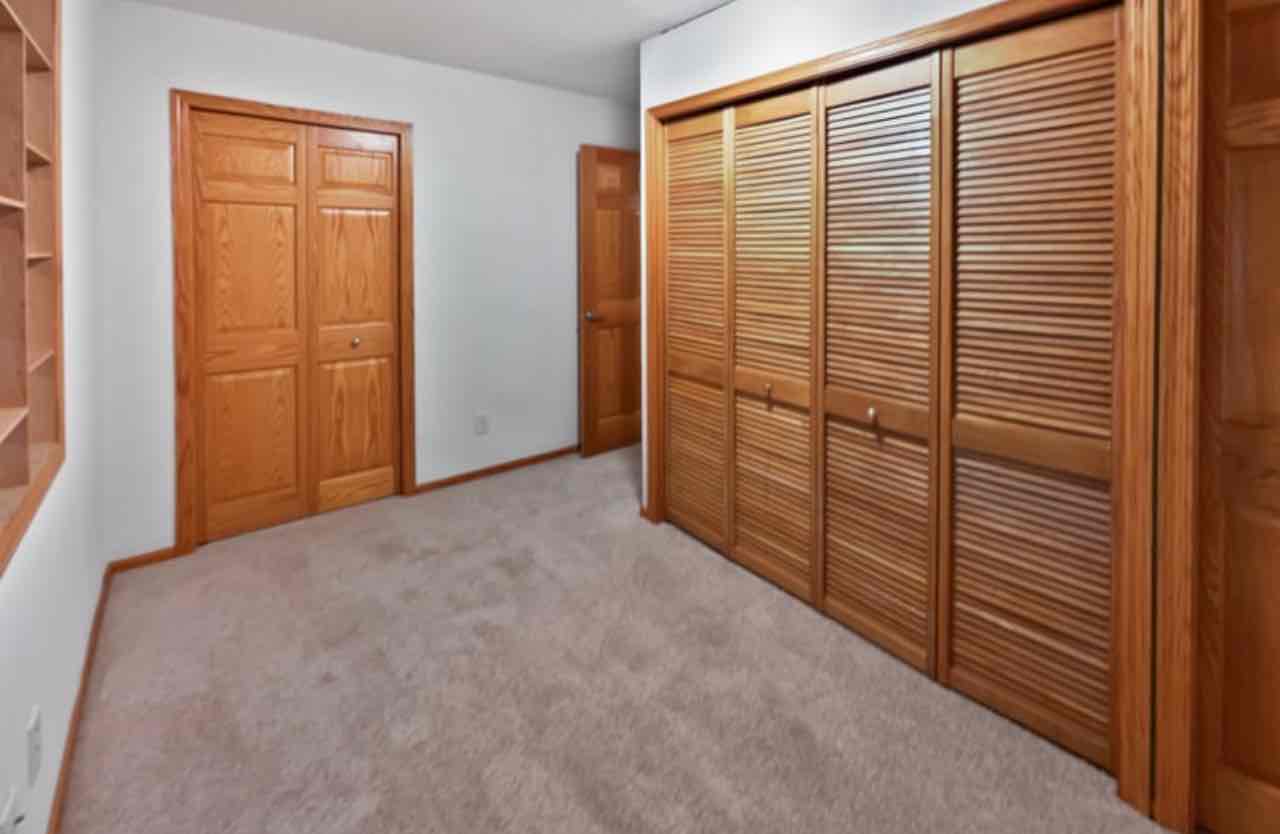 3-beds 2-baths Family Residence for rent