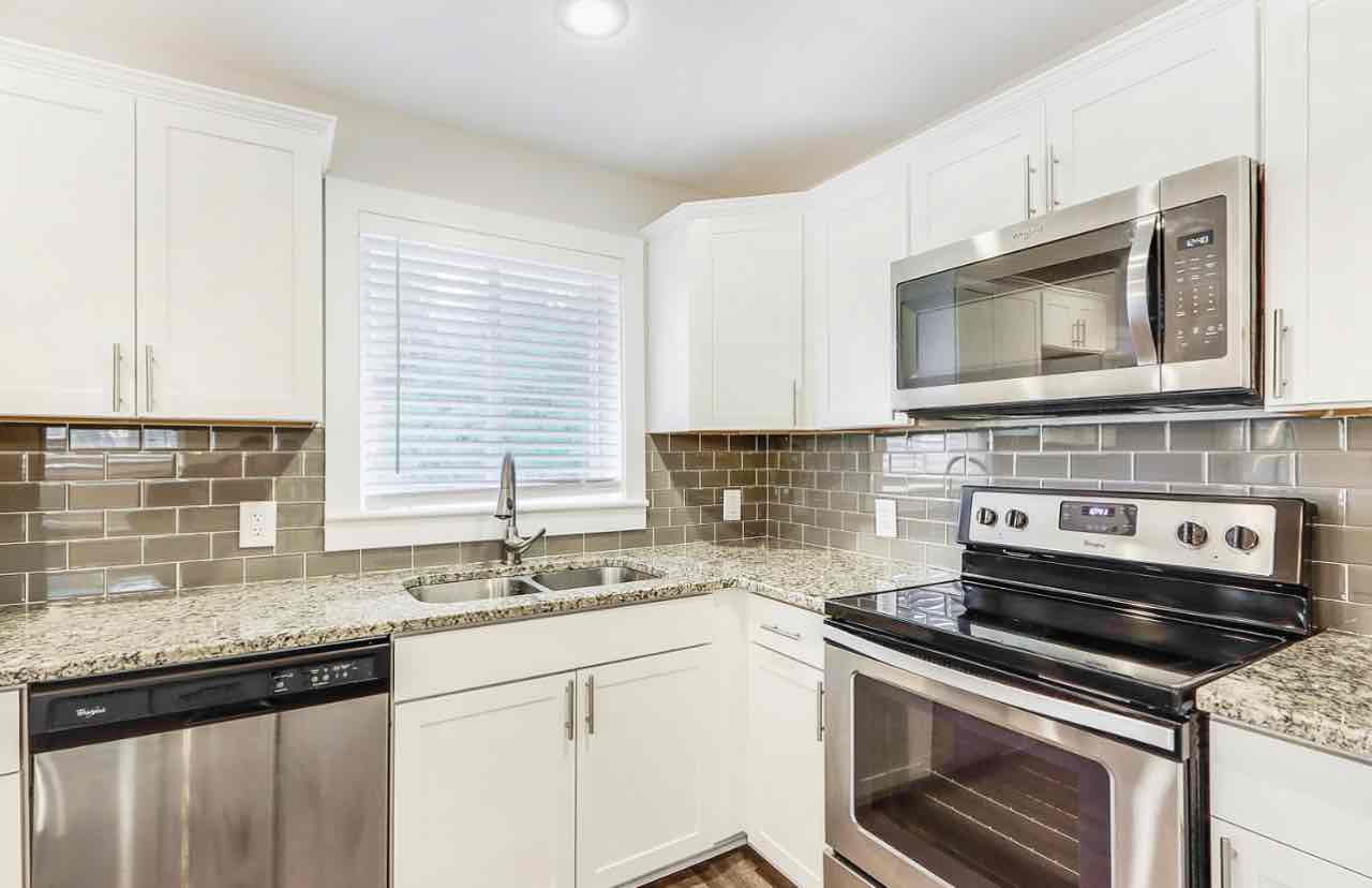 One-unit Spacious and Lovely House for Rent