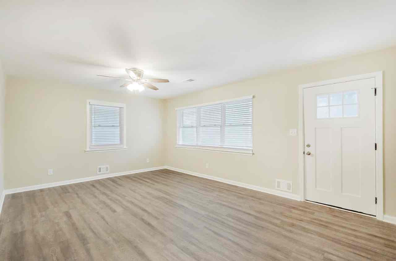 Gorgeous and Elegant Oasis for Lease
