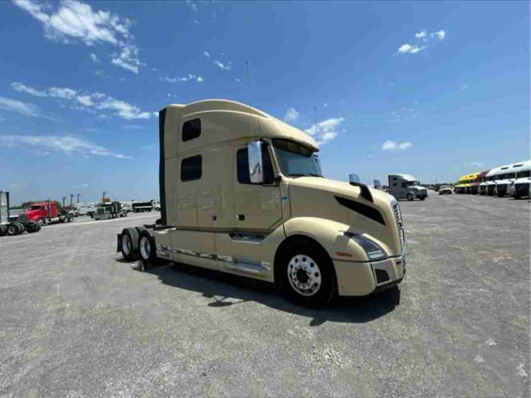 2024 Volvo XC40 Recharge Twin Motor Core 202,998 mi