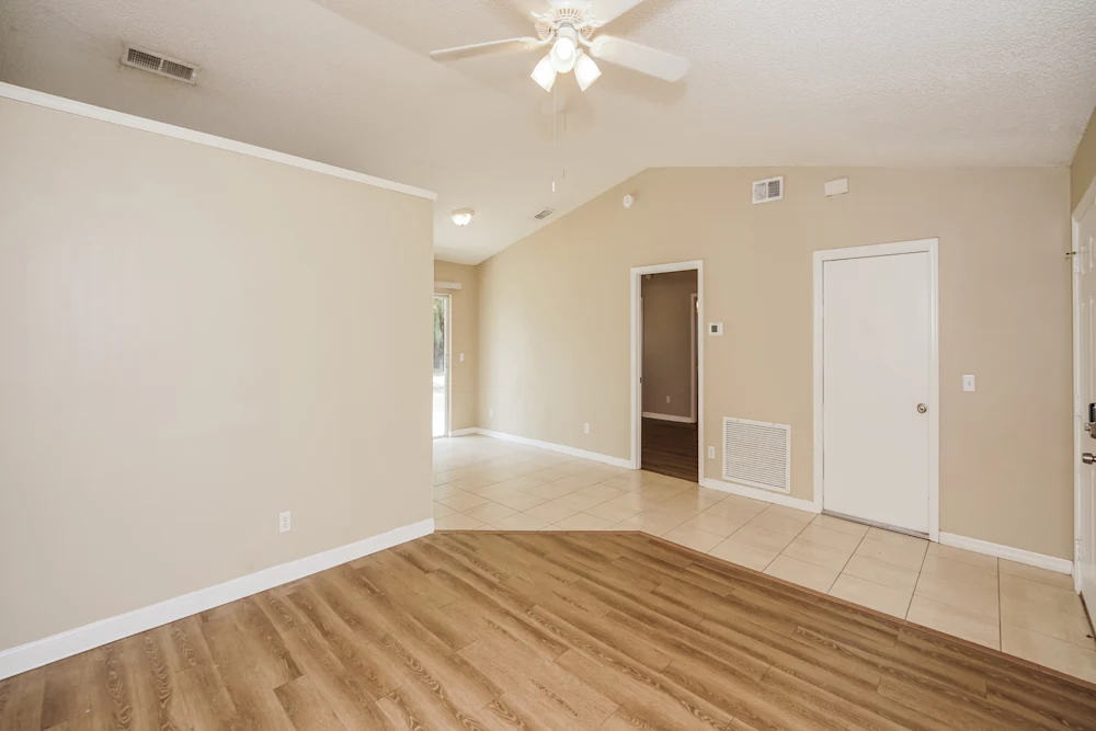 HOUSE AVAILABLE FOR RENT