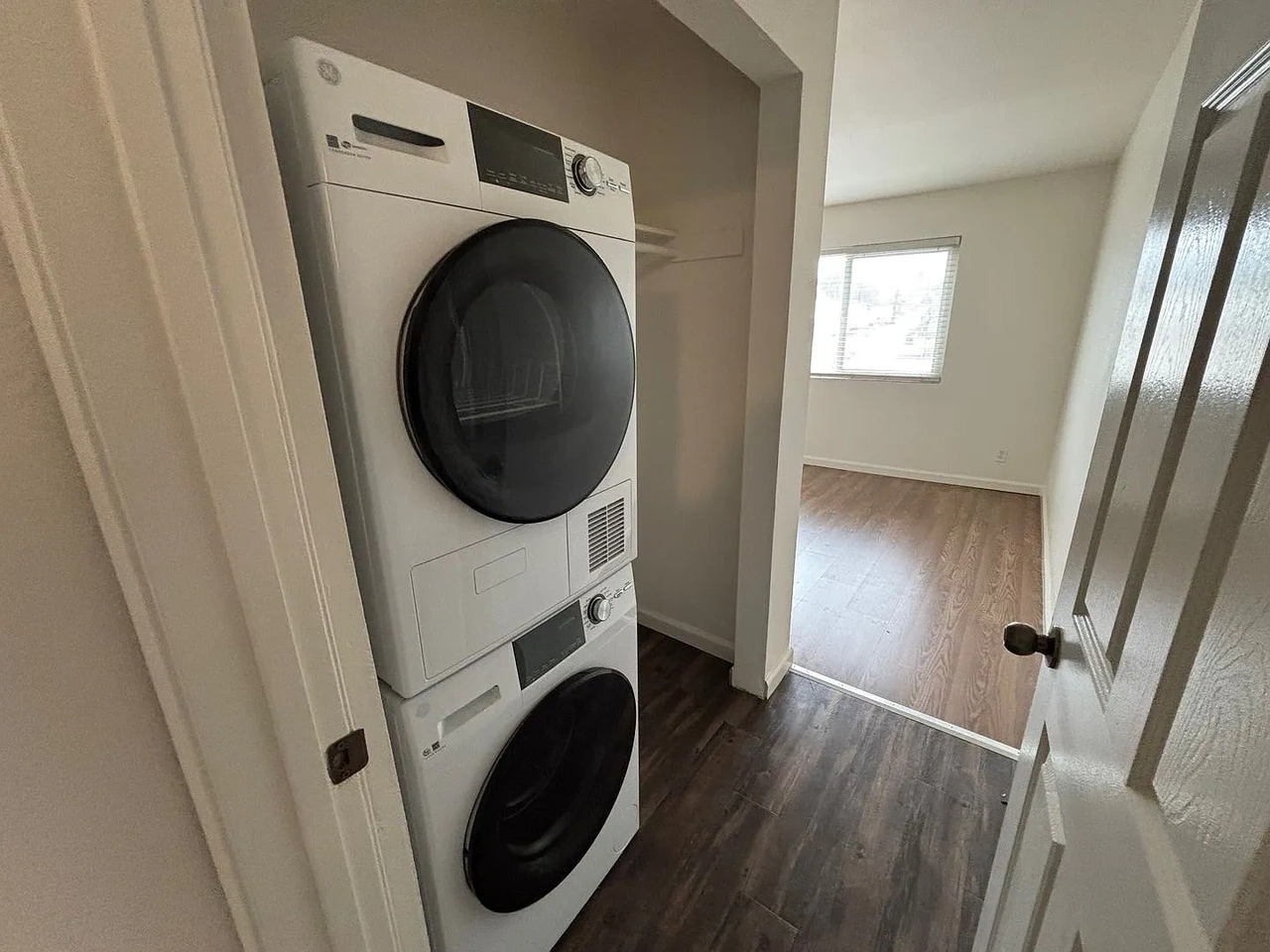 2bed, 2ba apartment for rent.