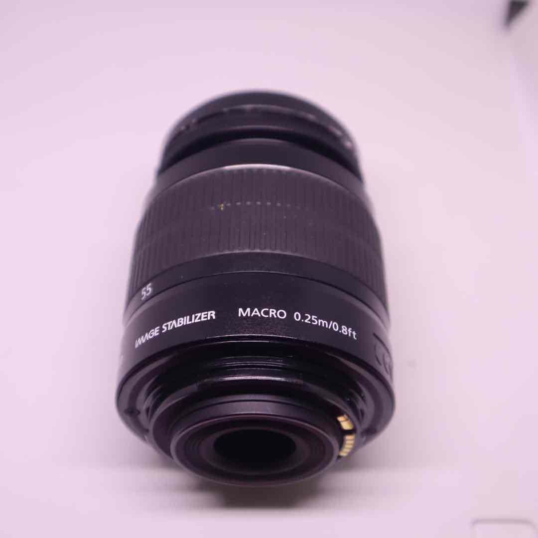 Canon EOS 2000D