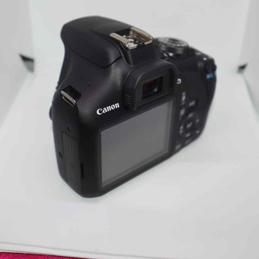 Canon EOS 2000D
