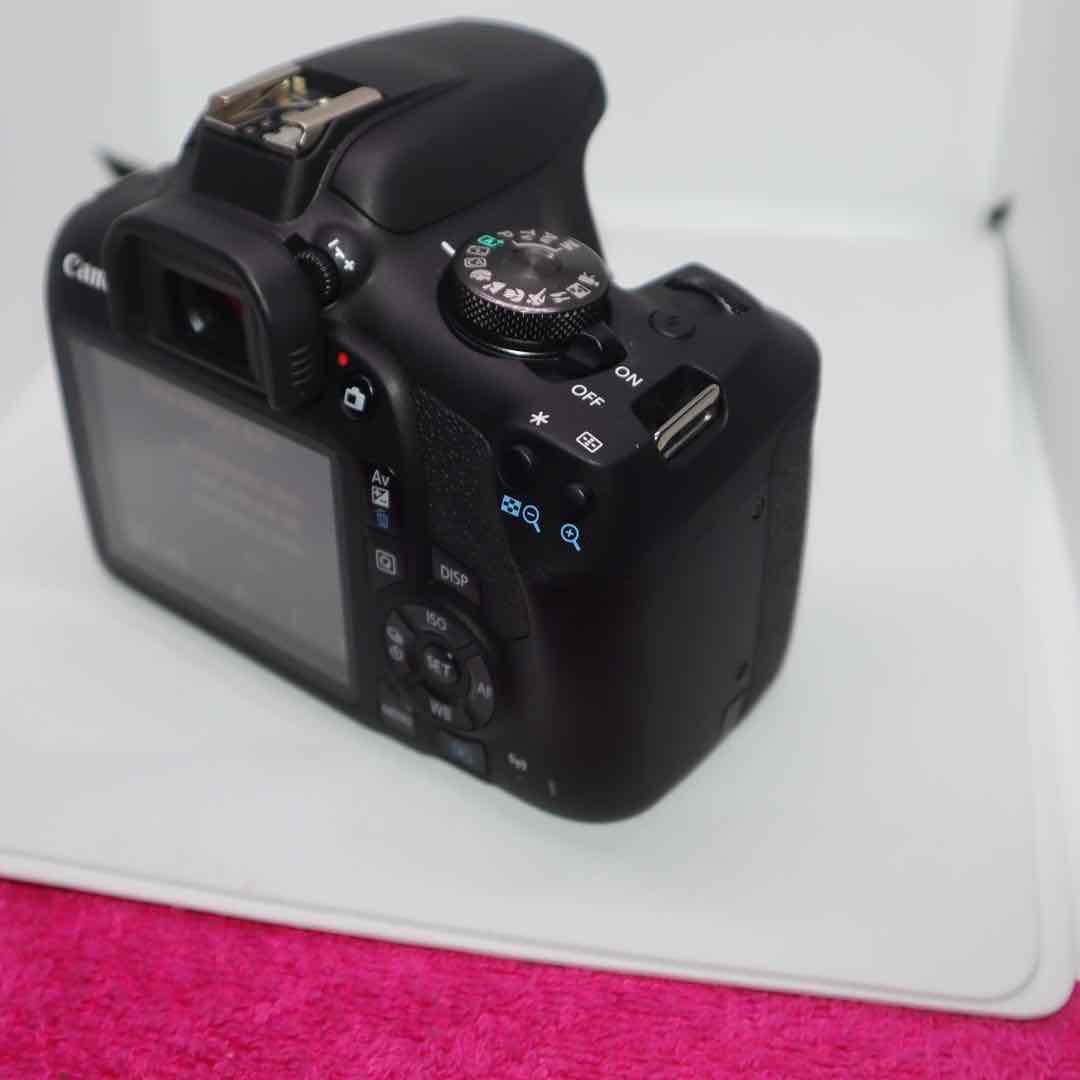 Canon EOS 2000D