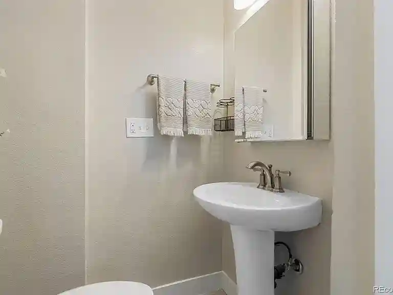 3 bedroom family house for rent