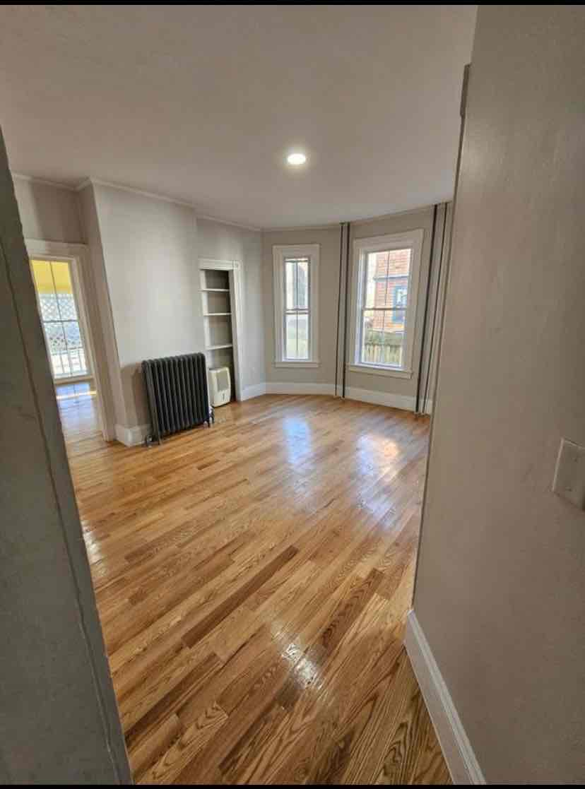 3bedroom 1bath.  1, 128sqft
