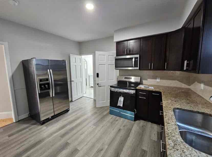 3bedroom 1bath.  1, 128sqft
