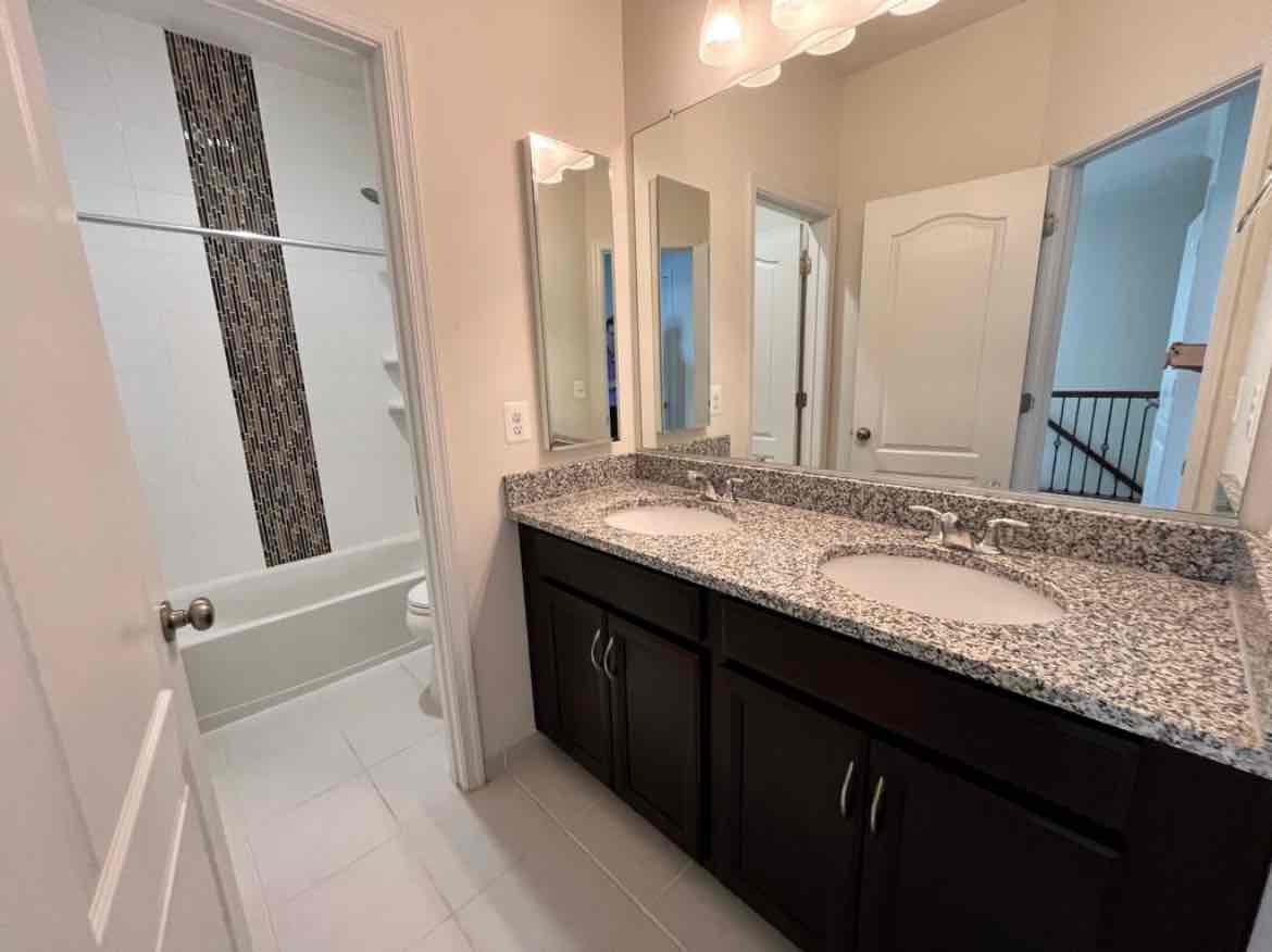 3beds 3baths 2183sqft