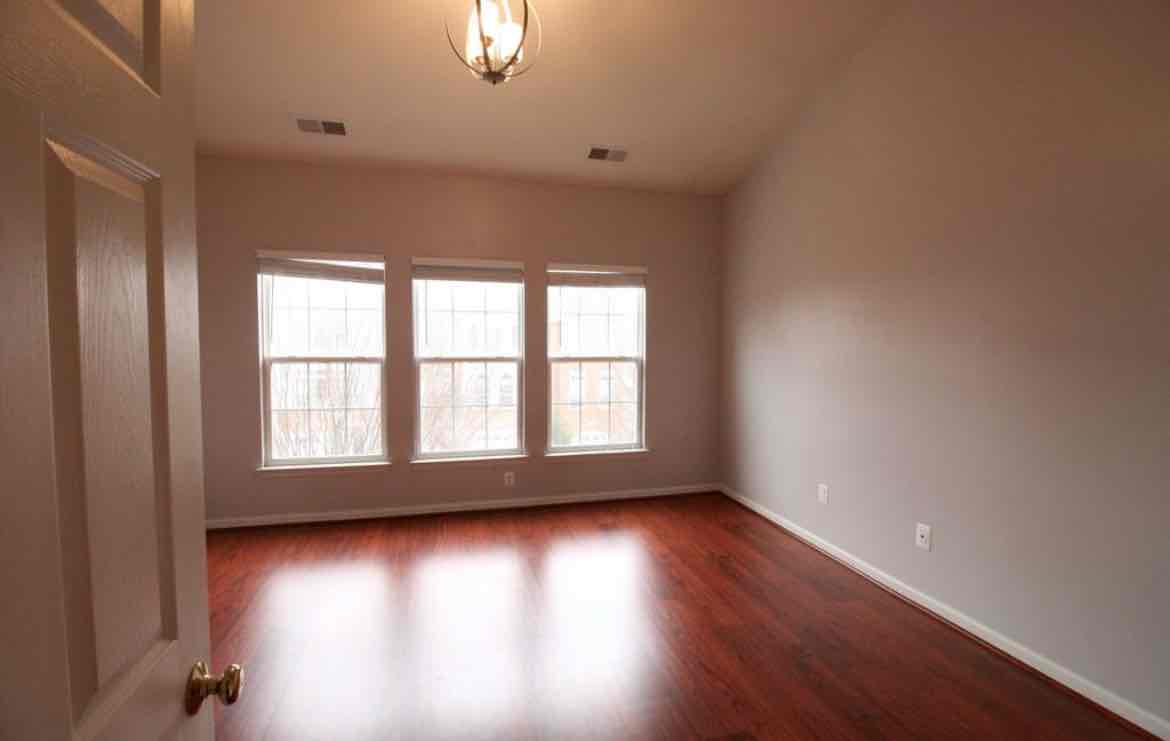 3beds 2.5baths 1718sqft
