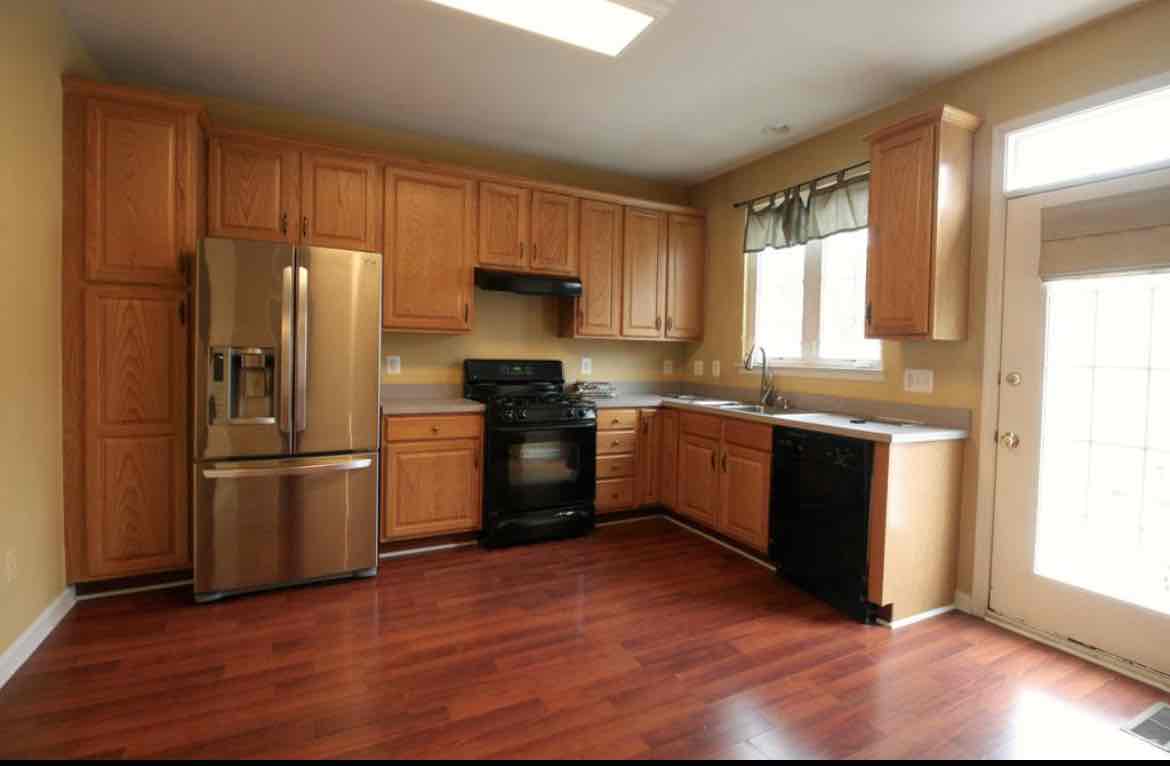 3beds 2.5baths 1718sqft