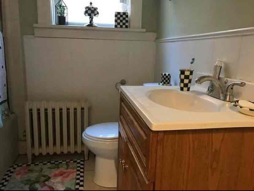 2bed 1bath Available now.