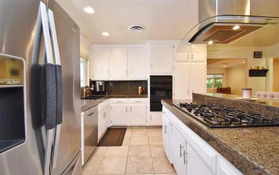 Spacious 3 bedrooms house coming 8/1