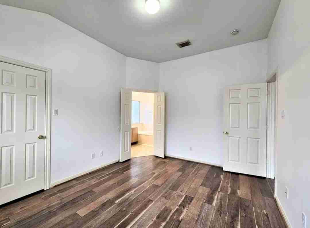 3 bedrooms for rent