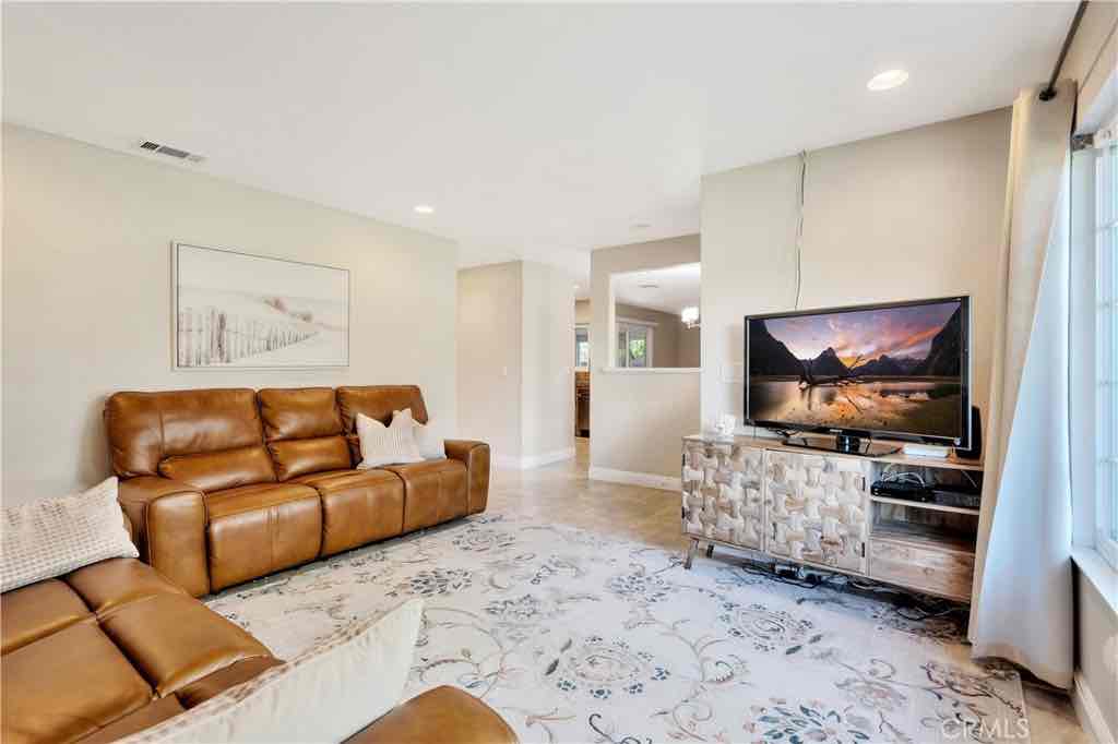 BEAUTIFUL SING FAMILY HOME