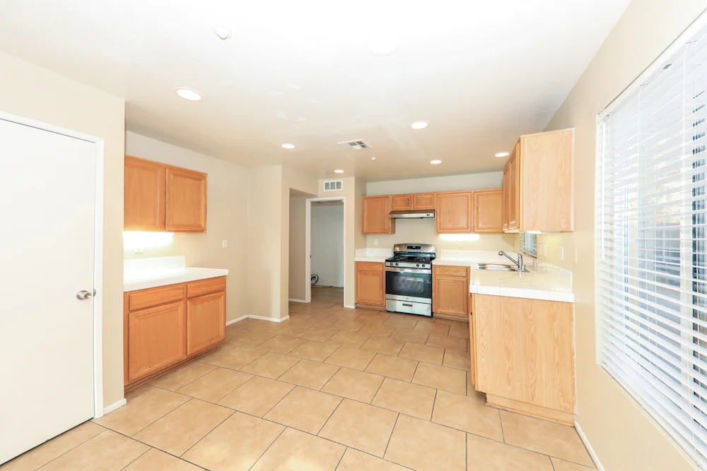 LOVELY SINGLE FAMILY HOME