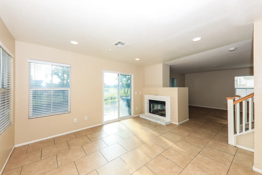 LOVELY SINGLE FAMILY HOME