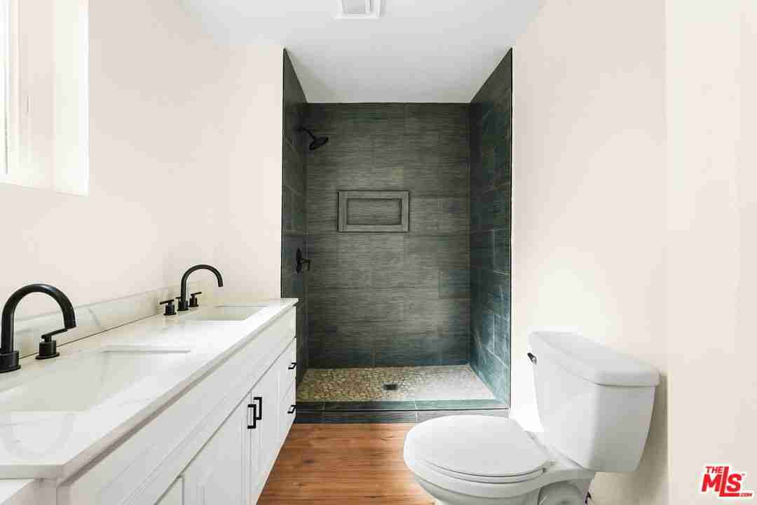 BEAUTIFUL SINGLE FAMILY HOME FOR RENT
