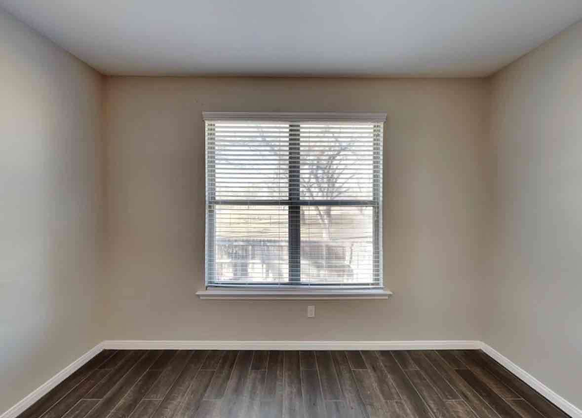 3 bedroom 2 .5 bedroom house single family home