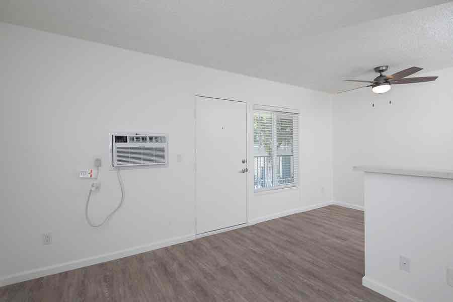 Retro 1 BR in College Area with Parking and Pool