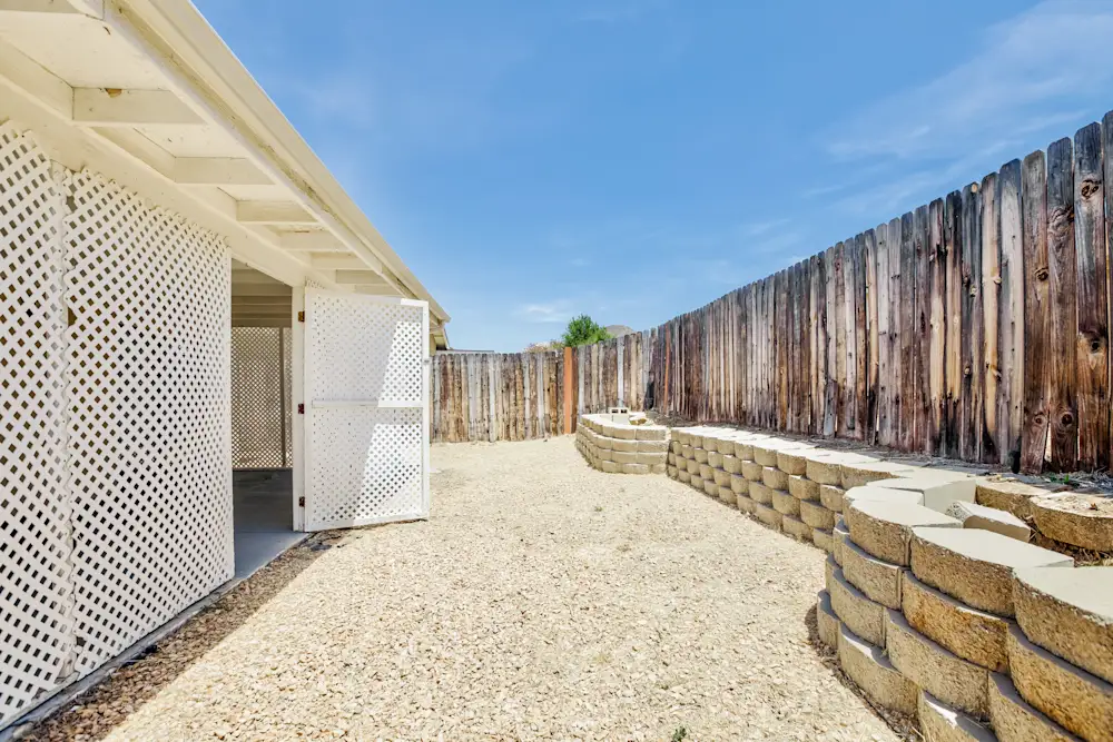 Discover urban living at its finest in this stylish 2-bedroom, 2-bathroom apartment 27317 Del Monte Ln, Sun City, CA, 92586