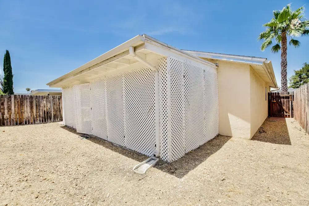 Discover urban living at its finest in this stylish 2-bedroom, 2-bathroom apartment 27317 Del Monte Ln, Sun City, CA, 92586