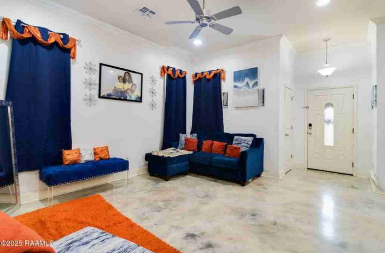 GORGEOUS HOME AVAILABLE FOR RENT
