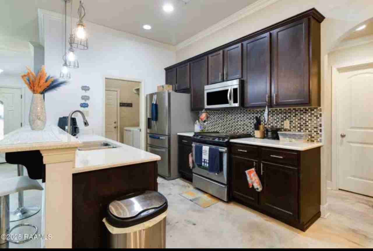 GORGEOUS HOME AVAILABLE FOR RENT