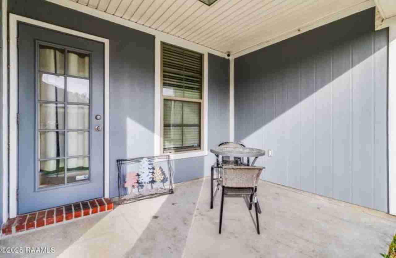 GORGEOUS HOME AVAILABLE FOR RENT