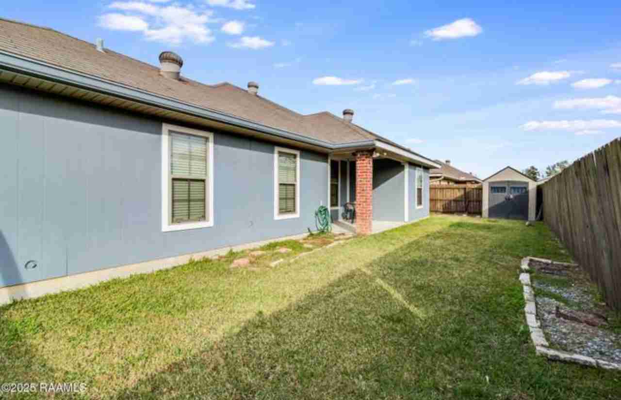 GORGEOUS HOME AVAILABLE FOR RENT
